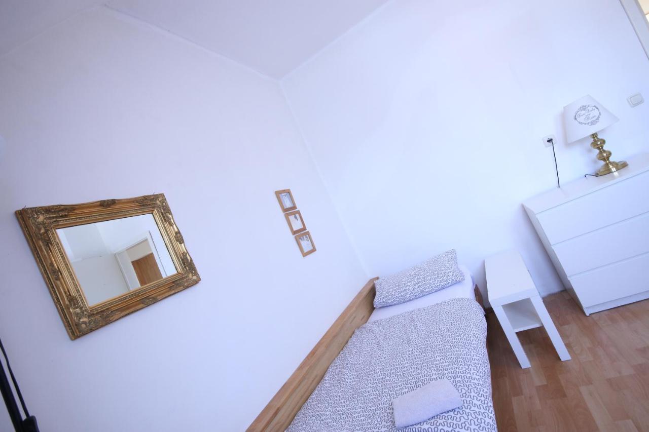 Moderne Studio Apartments Und 4 Zimmer Wohnungen In Oberhausen, Ideal Fuer Geschaeftsreisende Und Monteure Exteriör bild